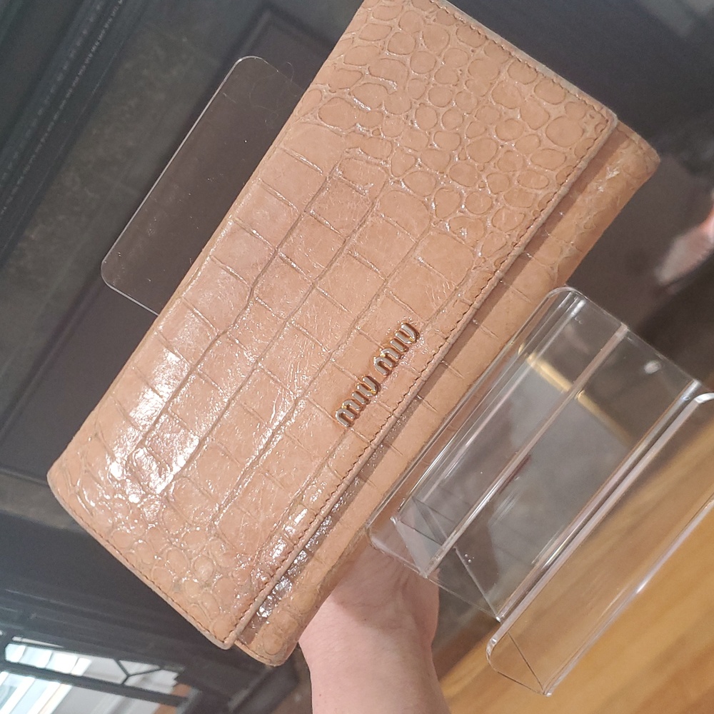 Miu Miu authentic long wallet Beige croc embossed leather gold hardware women